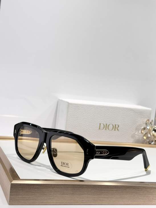 Picture of Dior Sunglasses _SKUfw76299514fw